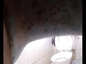 Straight guy masturbates in public restroom