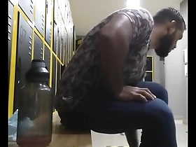 Amateur gym rat gets it on with his gay for today